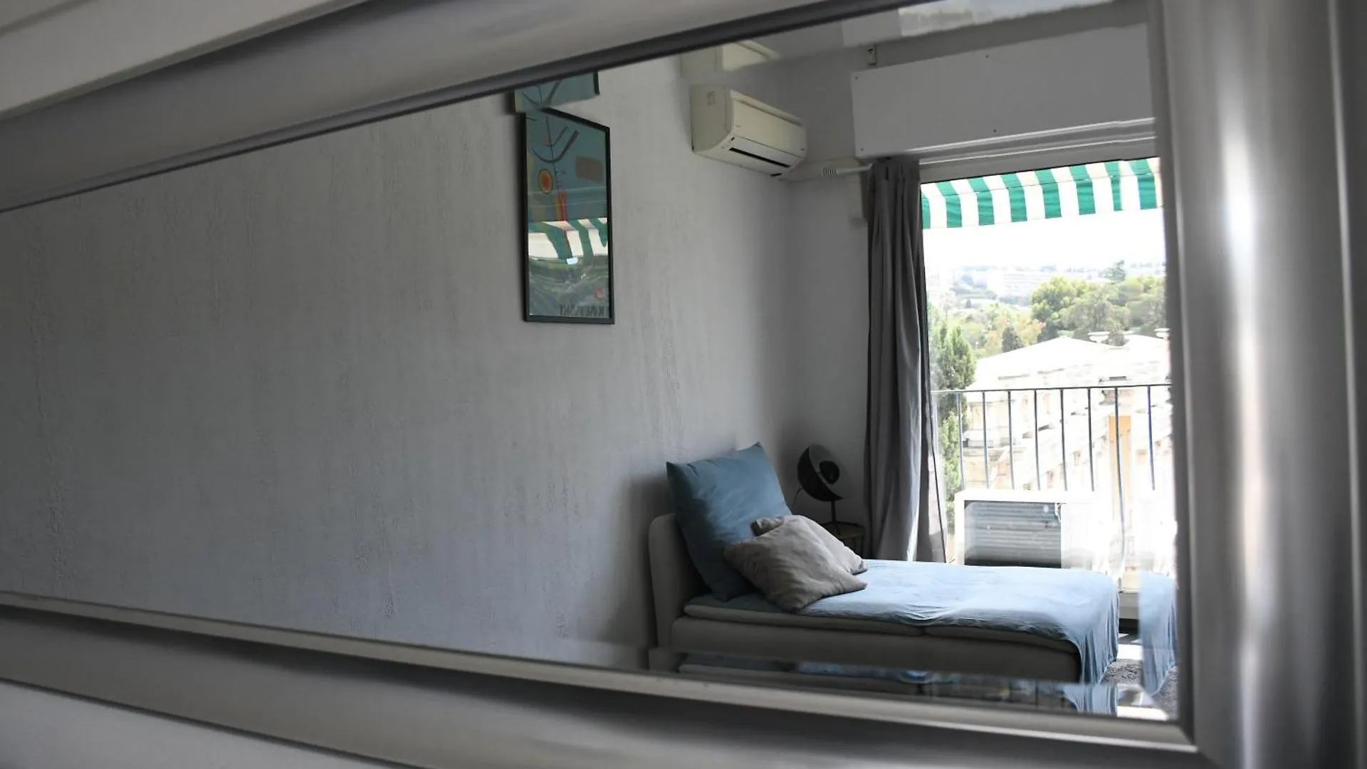 4 couchages superbe résidence proche de la mer VUE MER Nizza