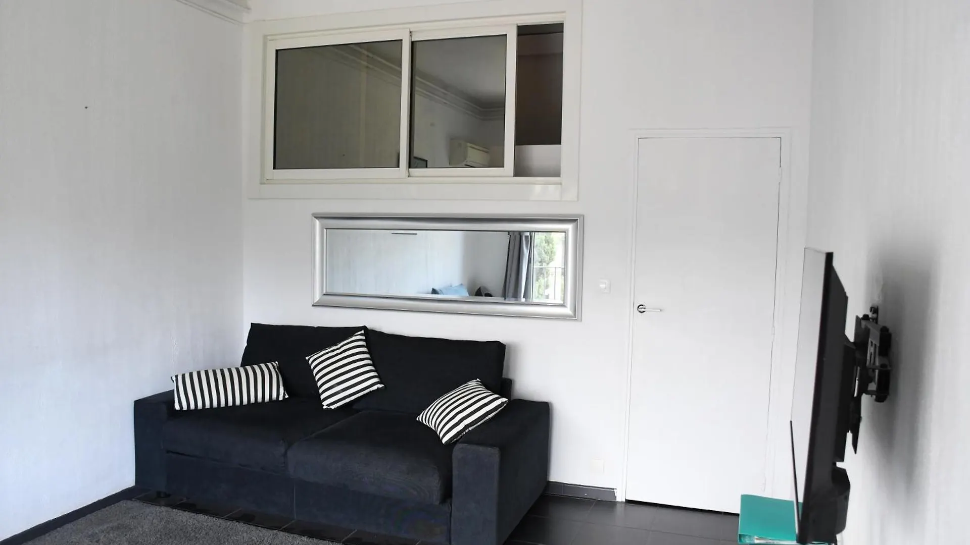 4 couchages superbe résidence proche de la mer VUE MER Nizza